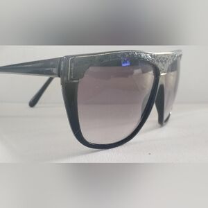 Vintage Black Sunglasses w/faux Croc Trim.